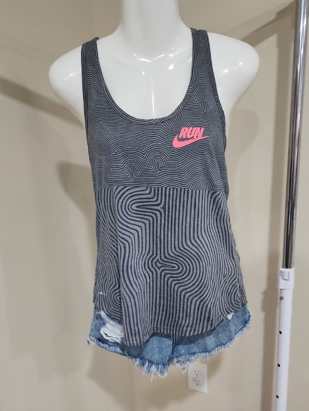 Nike Women's Striped Black and Pink Tank Top